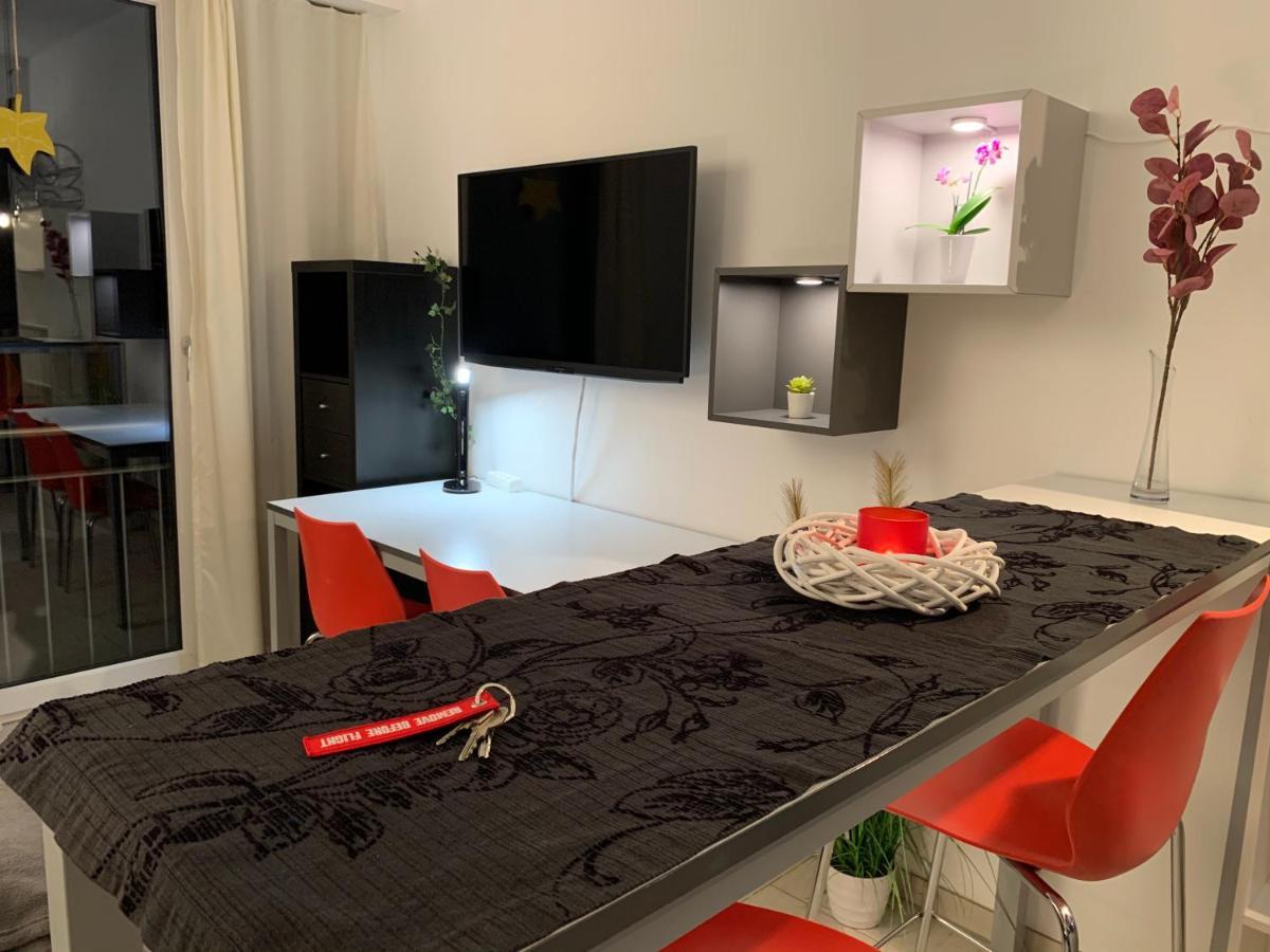 Exklusive WohlfüHloase By Rabe - Parkplatz & Free Netflix & Coffee-Bar Apartment Karlsruhe Luaran gambar