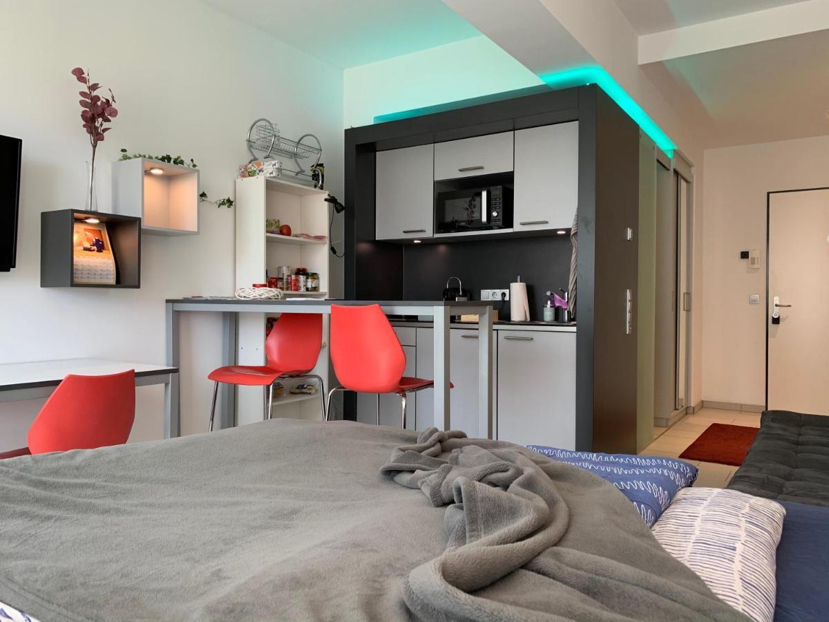Exklusive WohlfüHloase By Rabe - Parkplatz & Free Netflix & Coffee-Bar Apartment Karlsruhe Luaran gambar